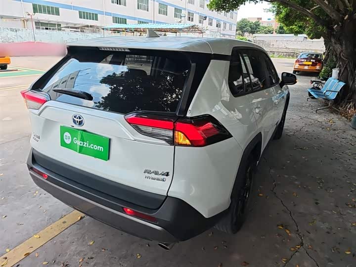 صورة 7 - Toyota RAV4
