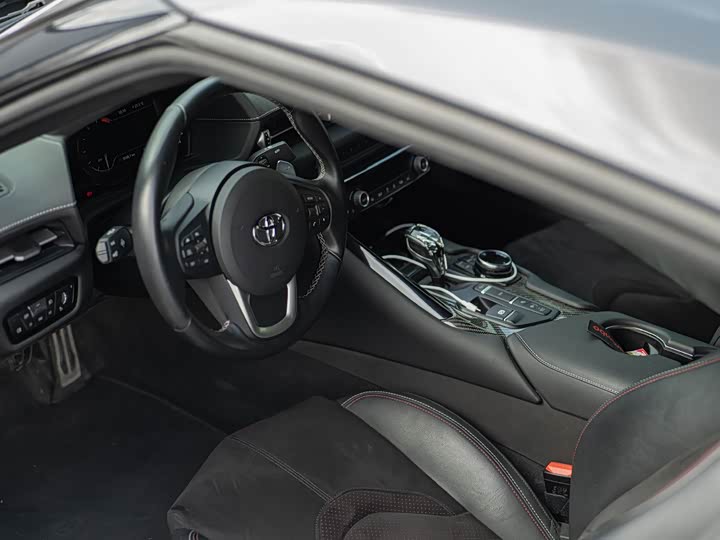 Фото 9 - Toyota Supra