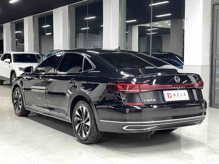 Фото 4 - Volkswagen Passat