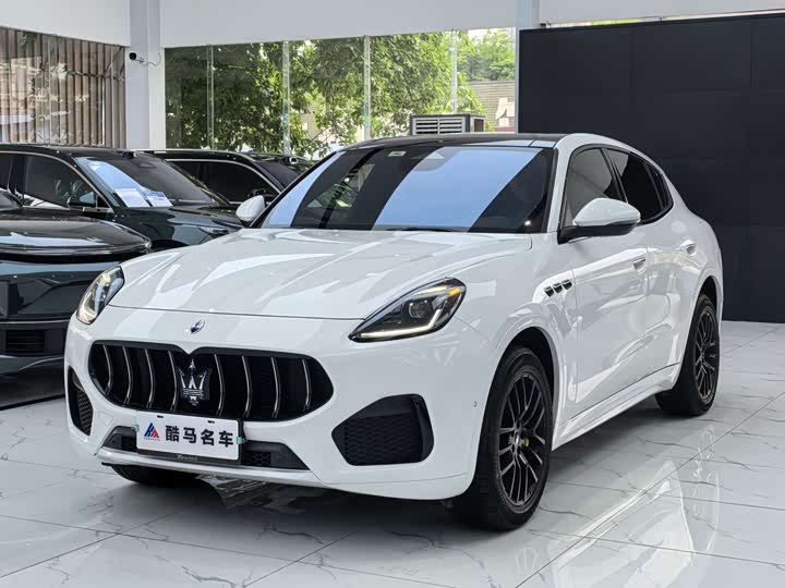 Фото 1 - Maserati Grecale