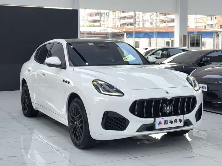 Фото 3 - Maserati Grecale