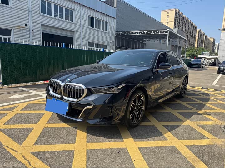 Photo 1 - BMW 5 Series