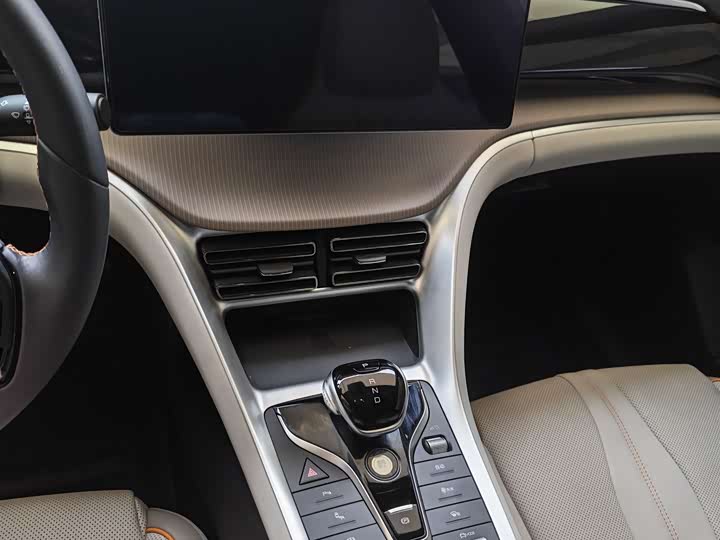 Фото 8 - BYD Song Pro Hybrid