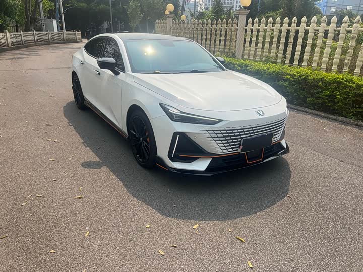 Zdjęcie 1 - Changan UNI-V