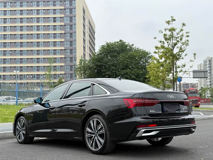 Zdjęcie 9 - Audi A6L