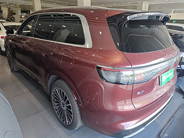 Aito M8 2025 2025款 增程 Ultra版 53.4kWh 5座版 (192线激光雷达）