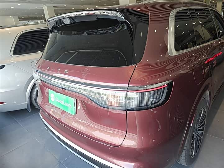 Aito M8 2025 2025款 增程 Ultra版 53.4kWh 5座版 (192线激光雷达）