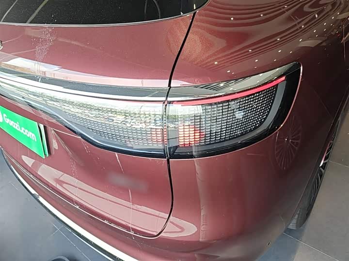 Aito M8 2025 2025款 增程 Ultra版 53.4kWh 5座版 (192线激光雷达）