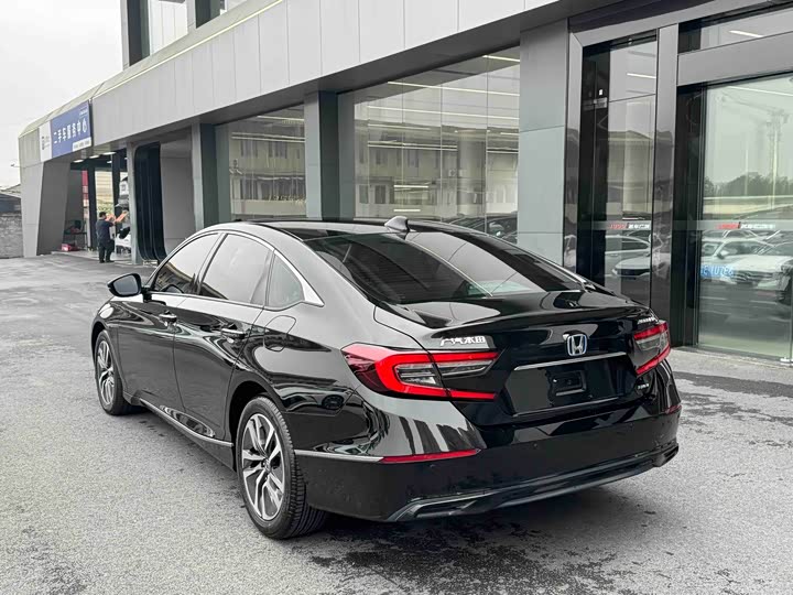 Фото 7 - Honda Accord