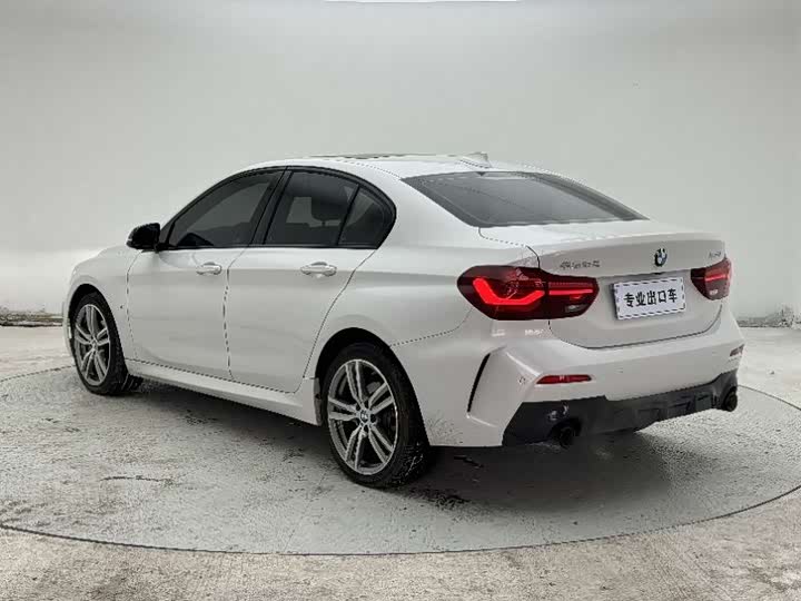 BMW 1 Series 2023 2023款 120i M运动曜夜版