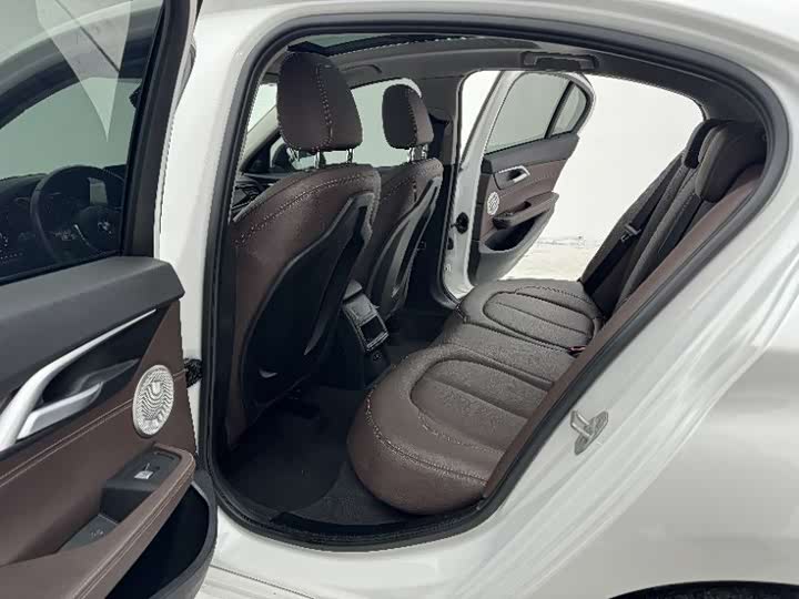 BMW 1 Series 2023 2023款 120i M运动曜夜版