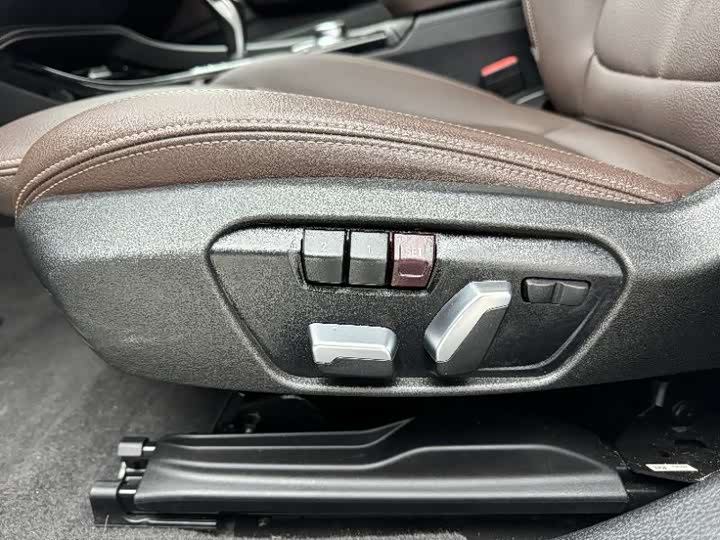 BMW 1 Series 2023 2023款 120i M运动曜夜版