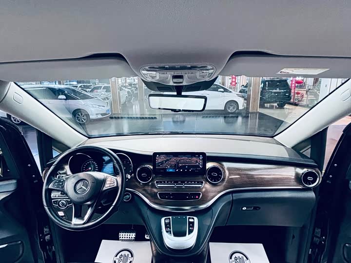Mercedes-Benz V-Class 2022 2022款 V 260 L 长轴距尊贵版