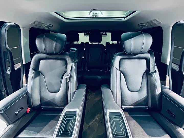 Mercedes-Benz V-Class 2022 2022款 V 260 L 长轴距尊贵版