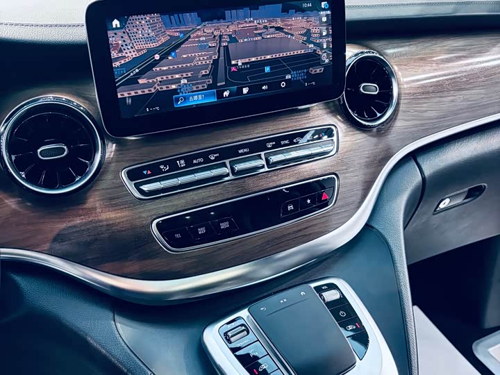 Mercedes-Benz V-Class 2022 2022款 V 260 L 长轴距尊贵版