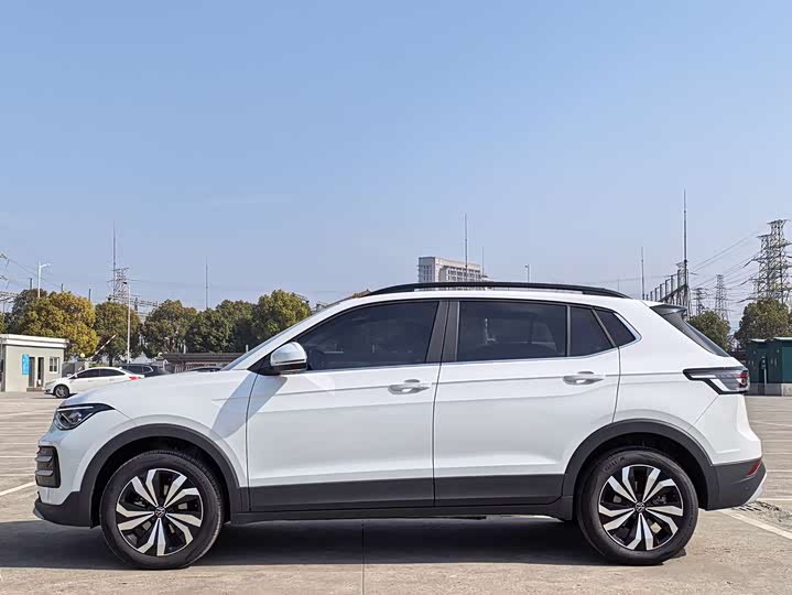 Фото 3 - Volkswagen Tharu