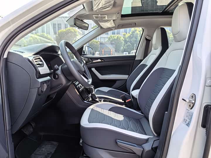 Фото 9 - Volkswagen Tharu