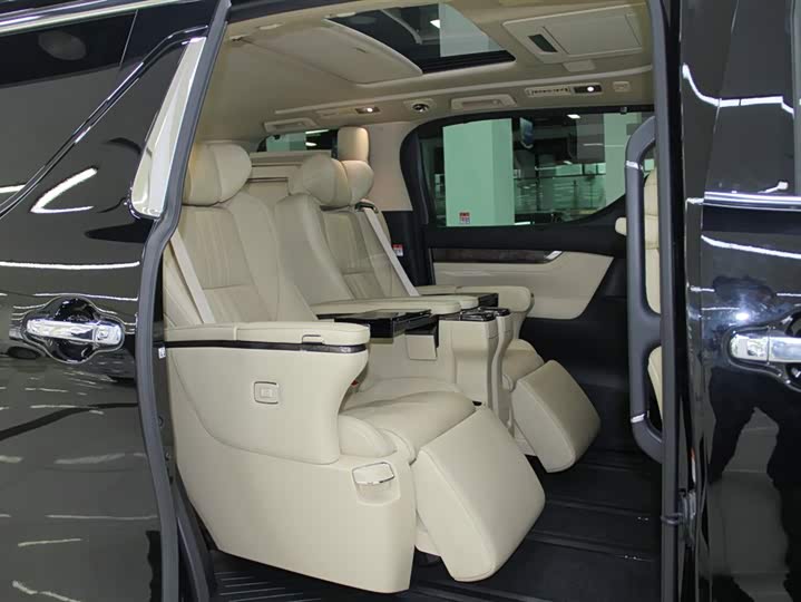 Toyota Alphard 2021 2021款 双擎 2.5L 尊贵版