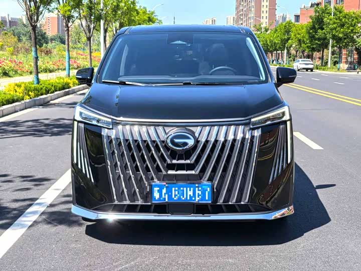 Фото 2 - GAC Trumpchi M8