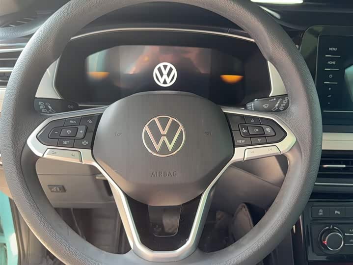 Volkswagen Tharu 2025 2025款 新锐 1.5L 锐意版