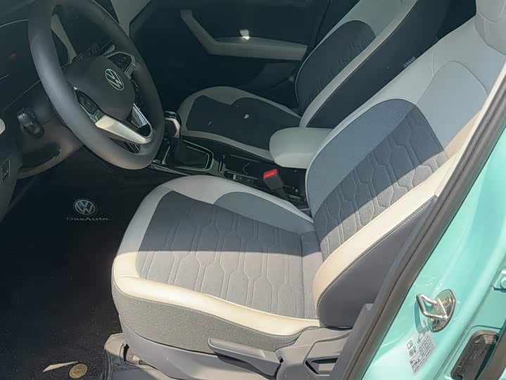 Volkswagen Tharu 2025 2025款 新锐 1.5L 锐意版