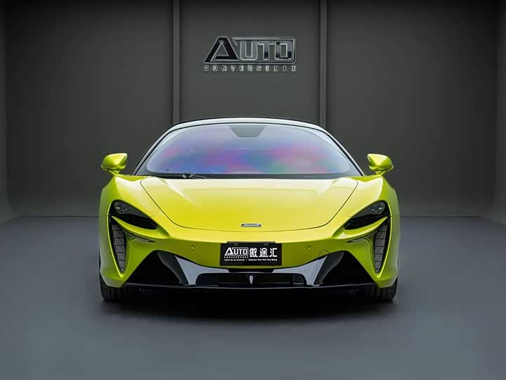 Фото 2 - McLaren Artura