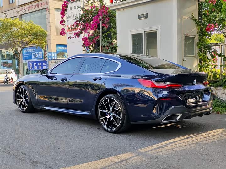 BMW 8 Series 2022 2022款 840i xDrive 四门轿跑车 M运动套装