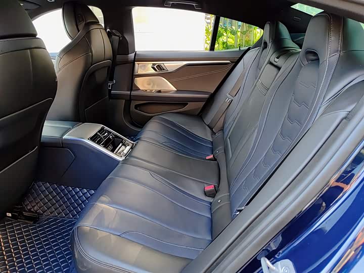 BMW 8 Series 2022 2022款 840i xDrive 四门轿跑车 M运动套装