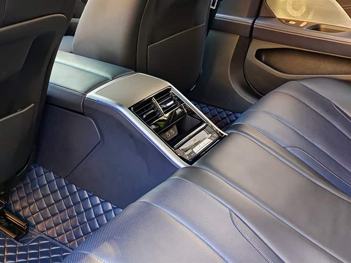 BMW 8 Series 2022 2022款 840i xDrive 四门轿跑车 M运动套装