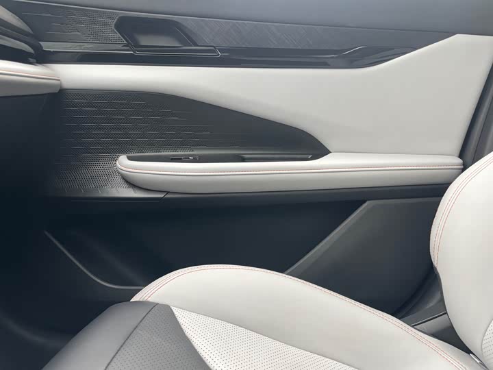 2024 Changan UNI-V Hybrid