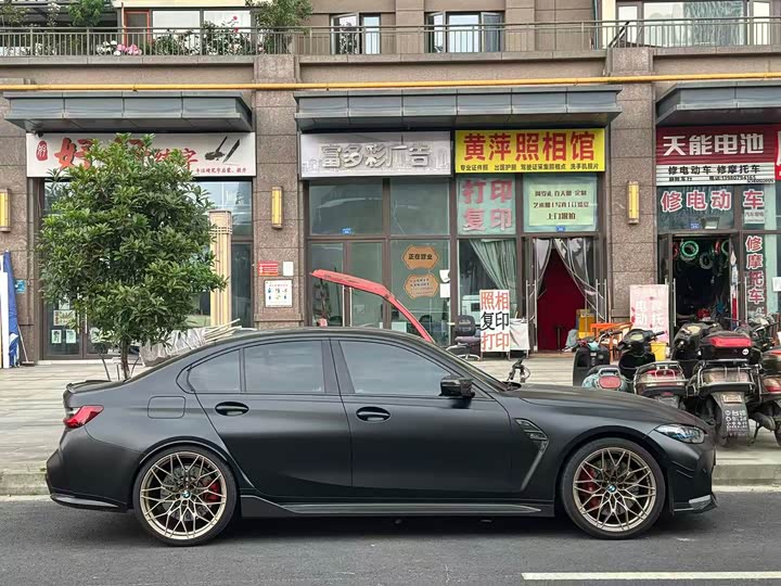 BMW M3 2024 2024款 M3四门轿车 M xDrive 雷霆版