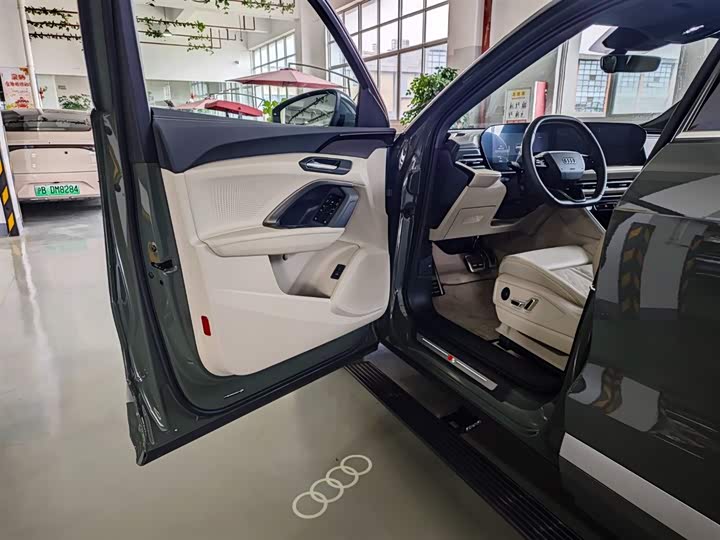 Audi Q5L 2026 2026款 2.0T 千万用户专享版