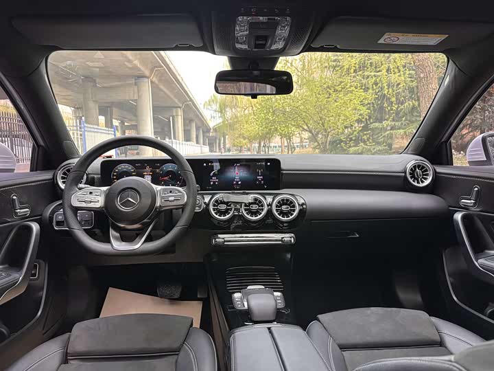 Zdjęcie 9 - Mercedes-Benz A-Class