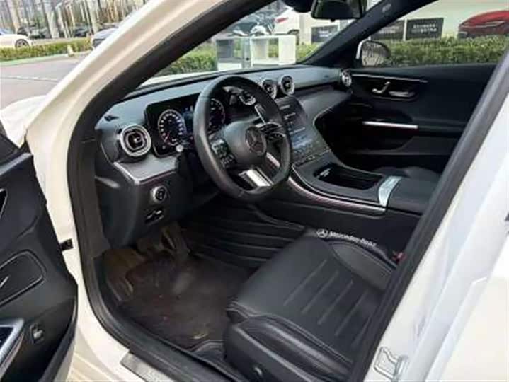 صورة 7 - Mercedes-Benz C-Class