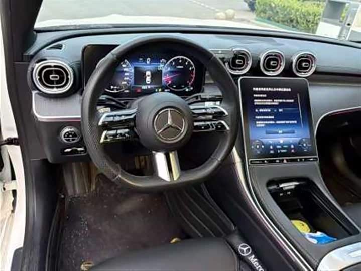 صورة 8 - Mercedes-Benz C-Class