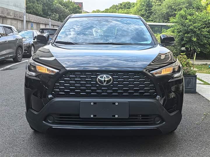 Фото 2 - Toyota Corolla Cross