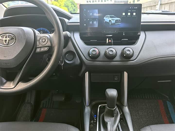 Фото 7 - Toyota Corolla Cross