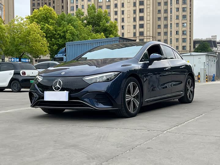 صورة 1 - Mercedes-Benz EQE