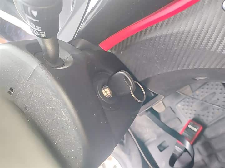 Фото 9 - Dongfeng Forthing T5