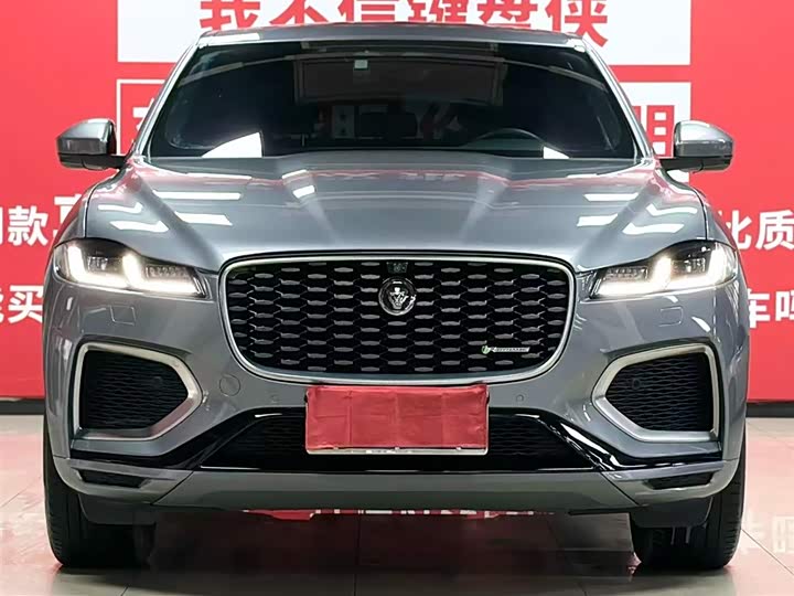 Фото 2 - Jaguar F-Pace