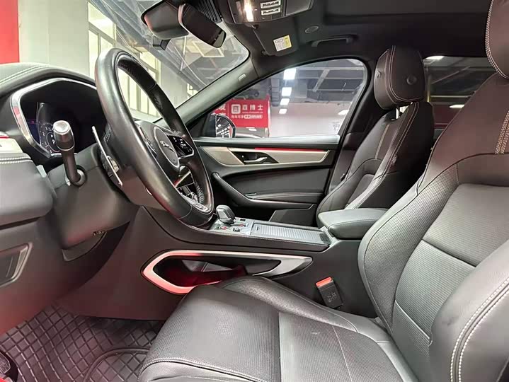 Фото 7 - Jaguar F-Pace