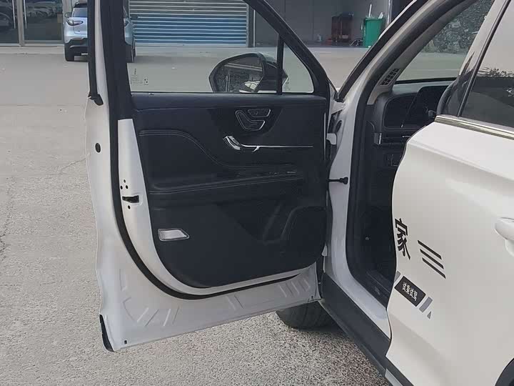 Фото 8 - Lincoln Corsair