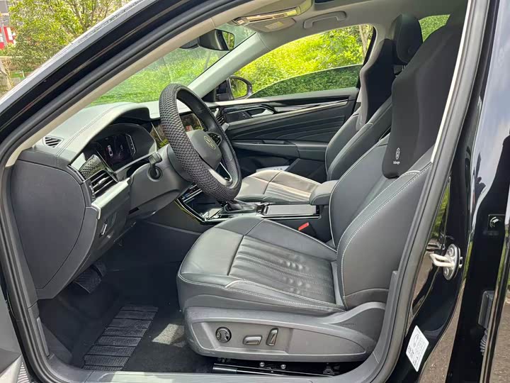 Фото 4 - Volkswagen Passat