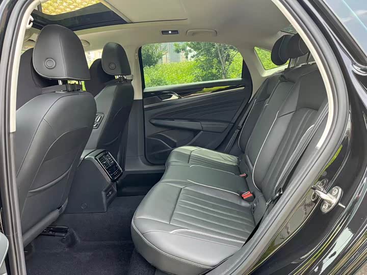 Фото 6 - Volkswagen Passat