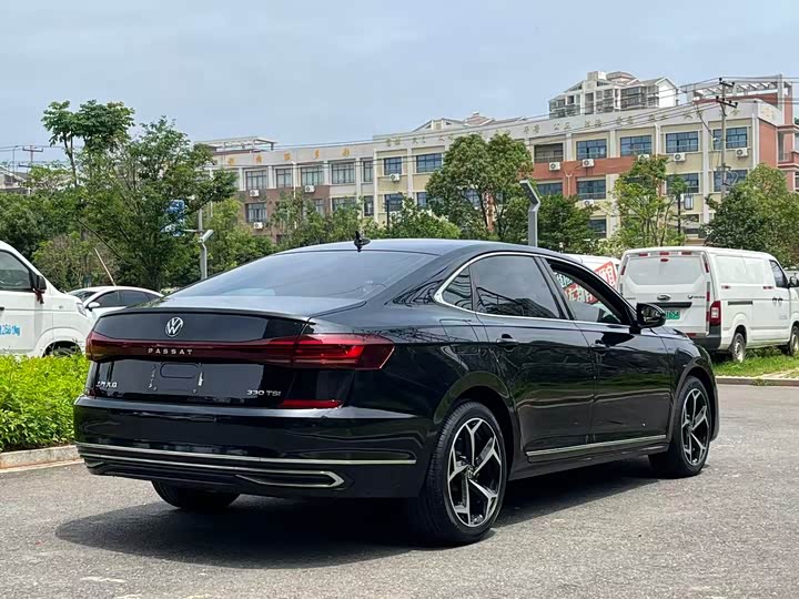 Фото 7 - Volkswagen Passat