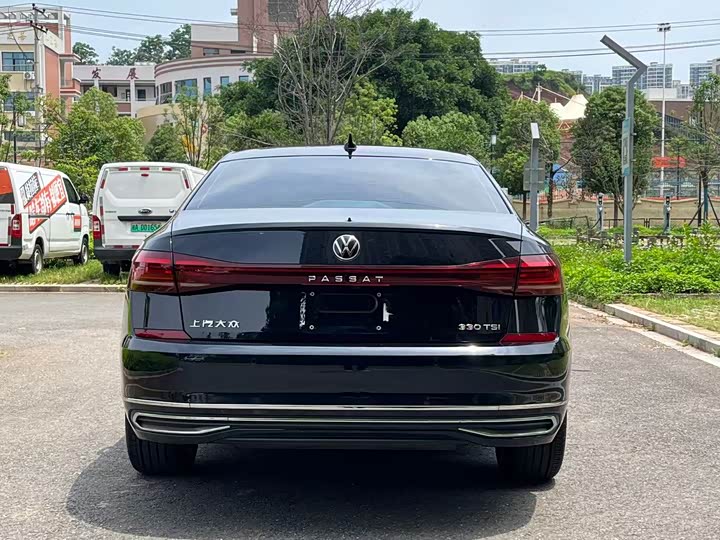 Фото 8 - Volkswagen Passat