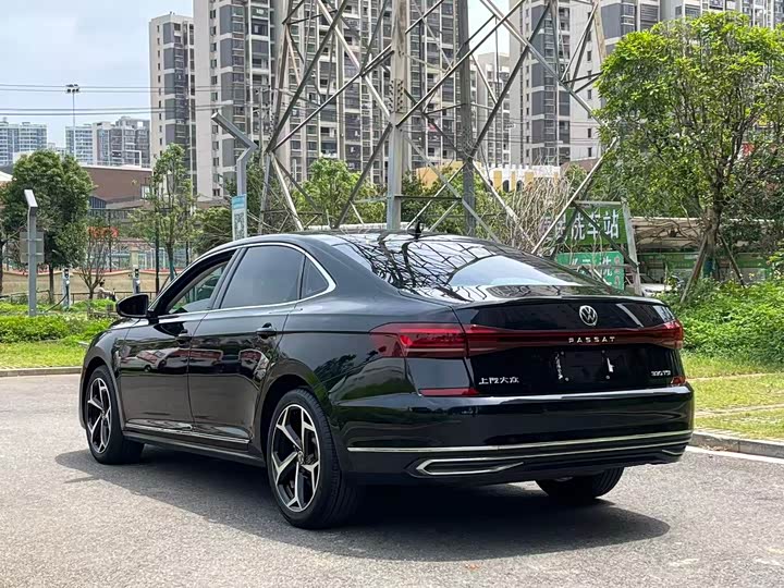 Фото 9 - Volkswagen Passat