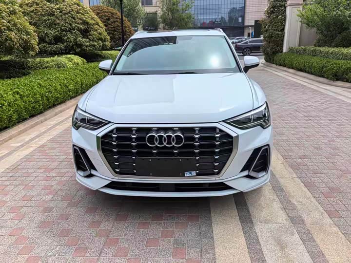 Фото 2 - Audi Q3