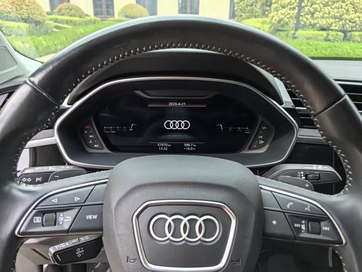 Фото 4 - Audi Q3