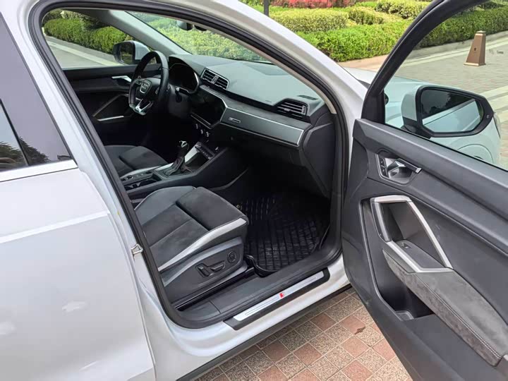 Фото 7 - Audi Q3